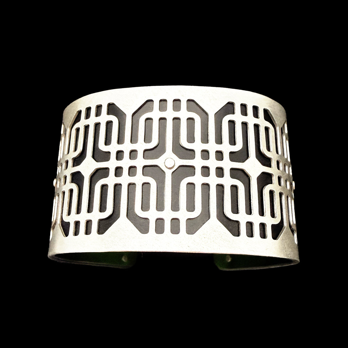 Radiate Cuff Medium