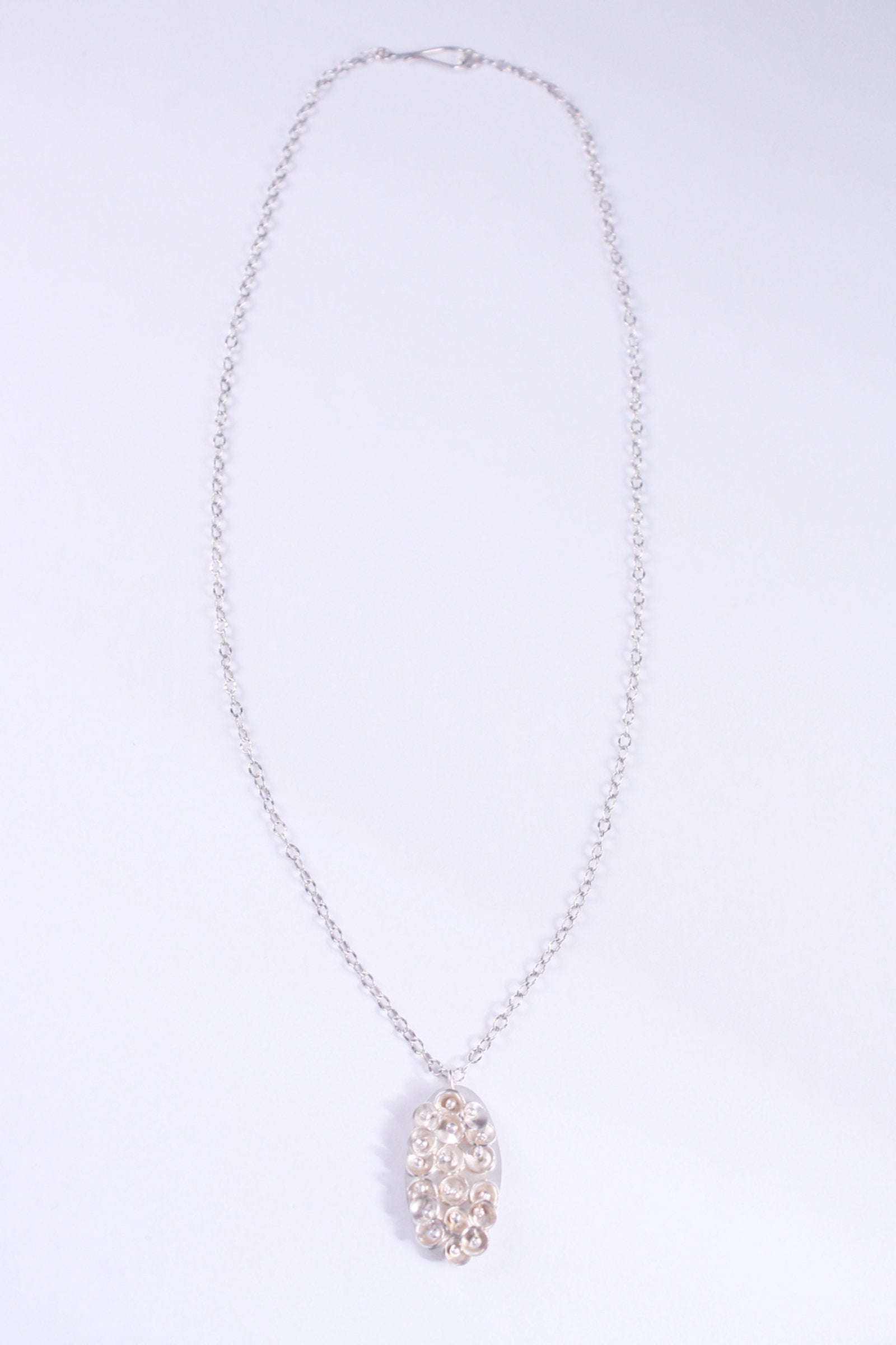 Hedera Pendant Necklace