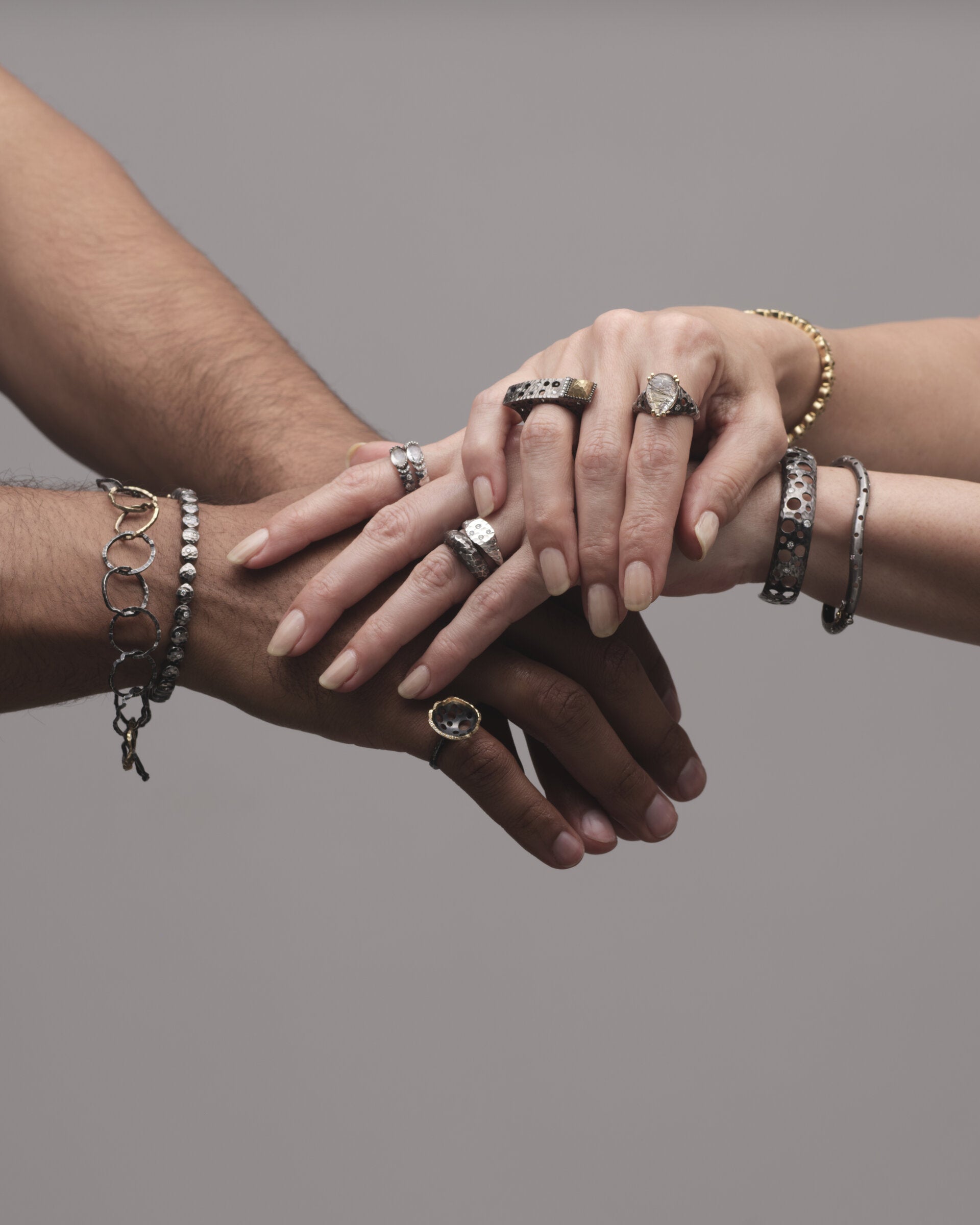 Open Silhouette Lily Loop Chain Bracelet