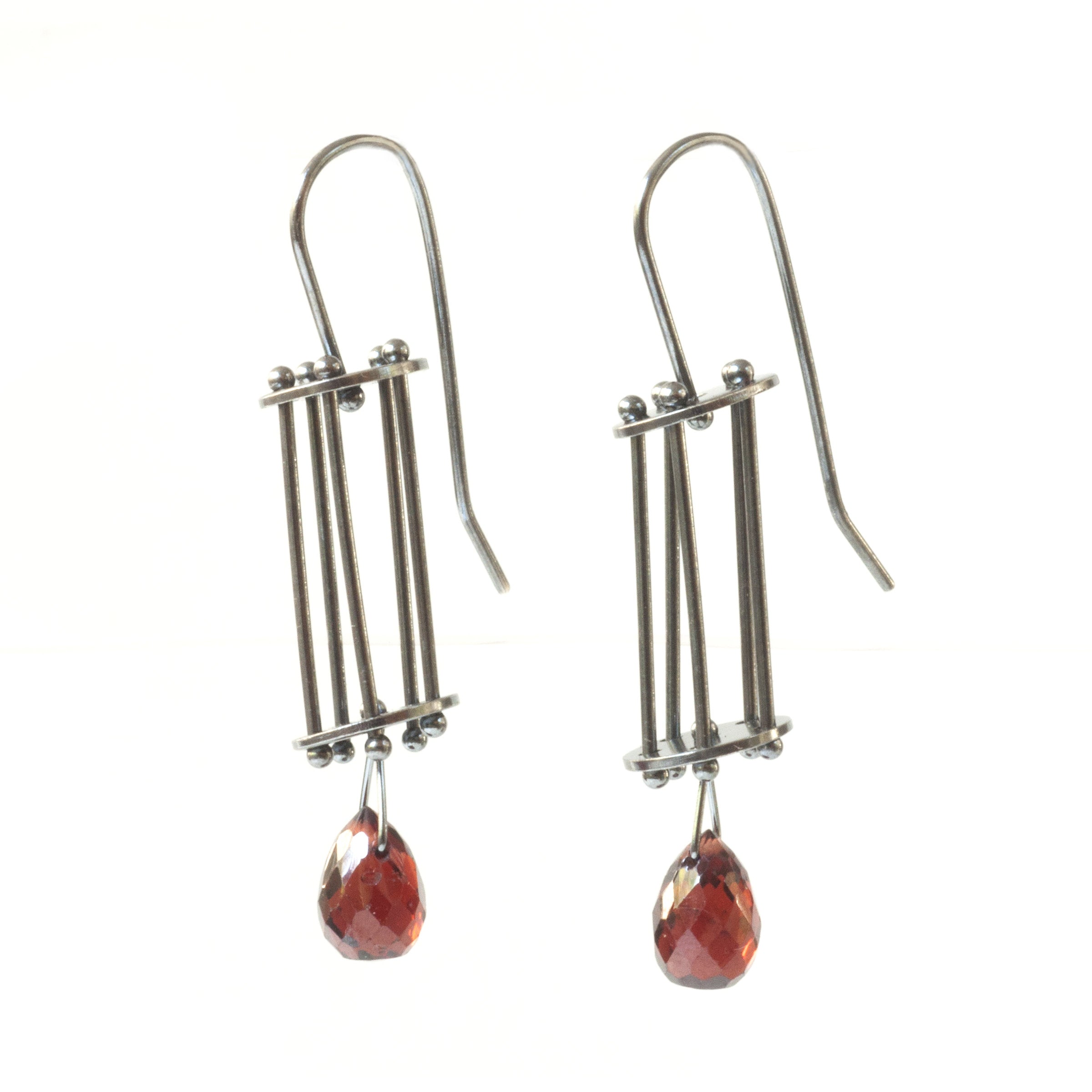 garnet with oxidized silver