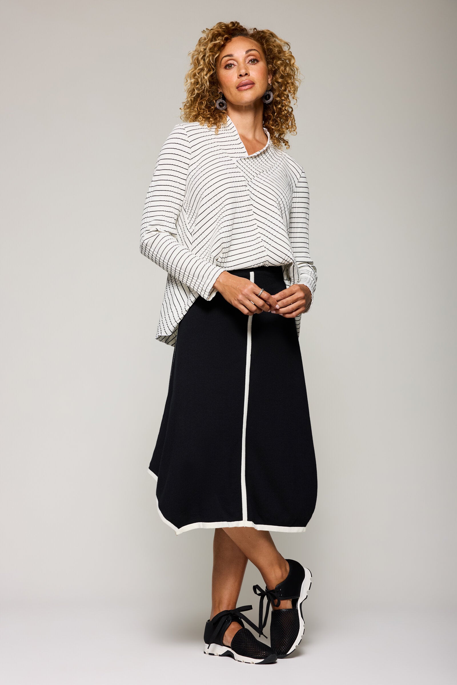 BANDL PIPING HEM SKIRT 黒/白 Bixe Skirt · Artful Home