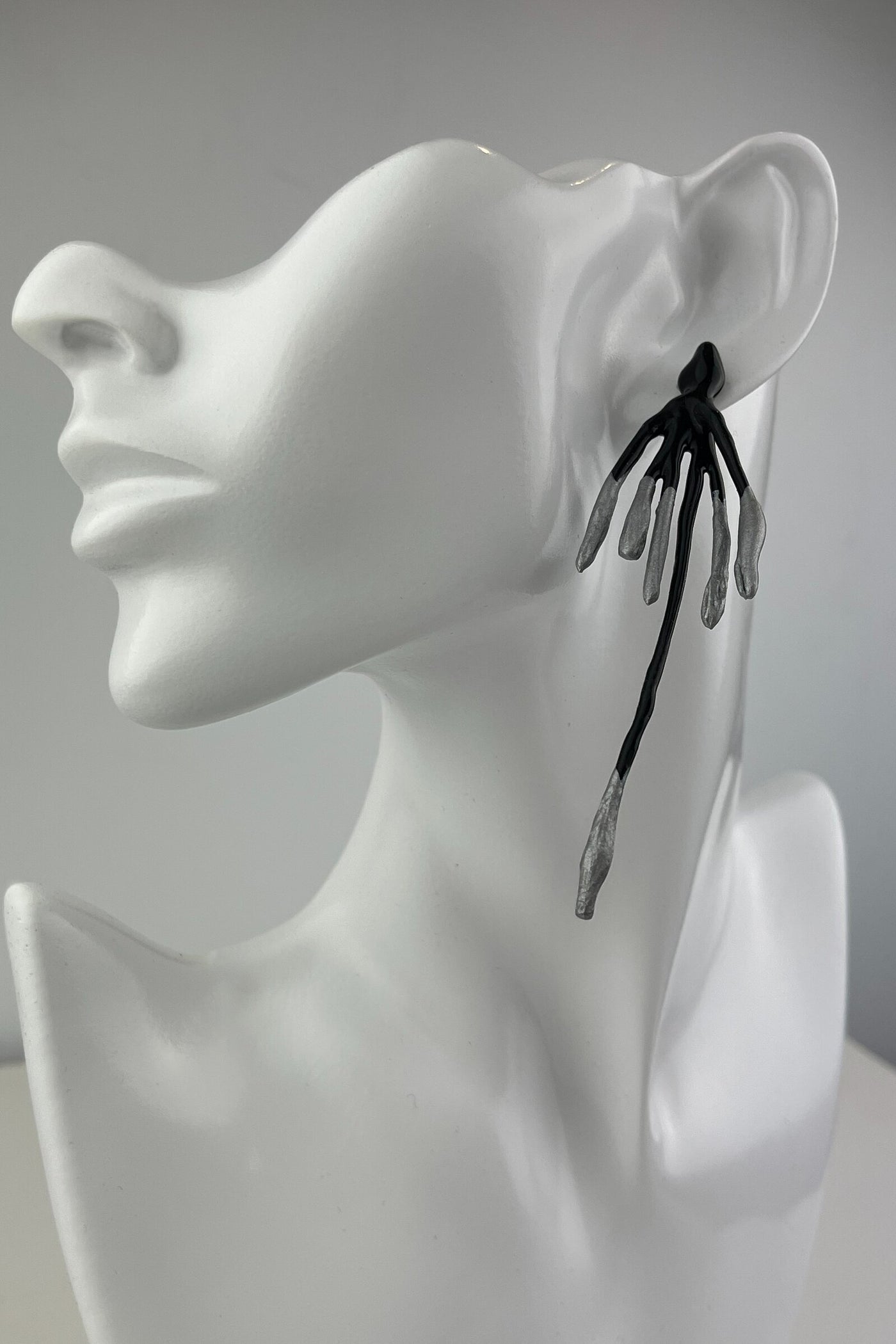 Silver/Black