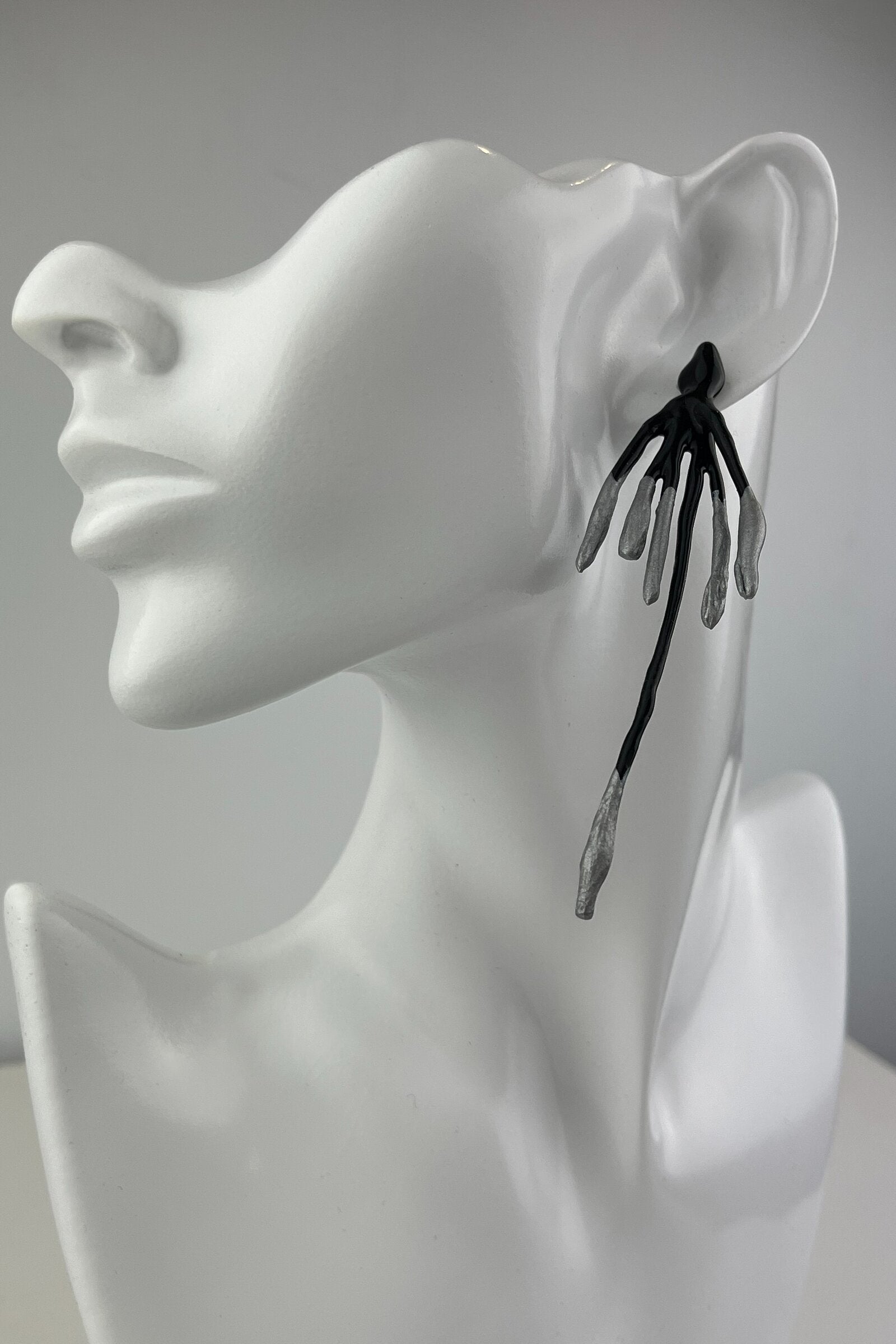 Silver/Black