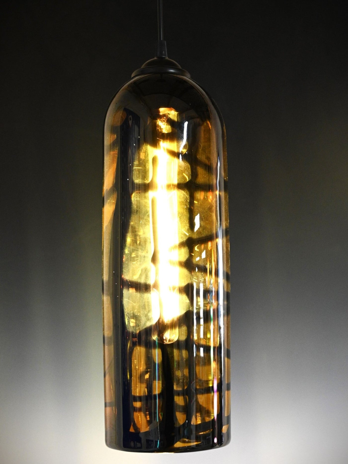 amber (lit)