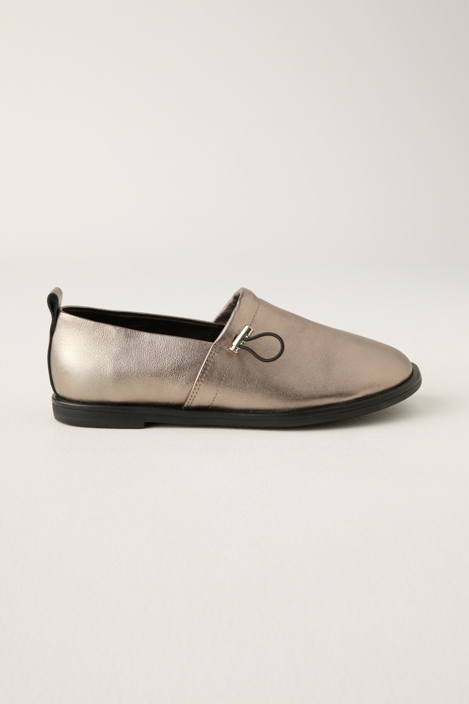 Aura Flat