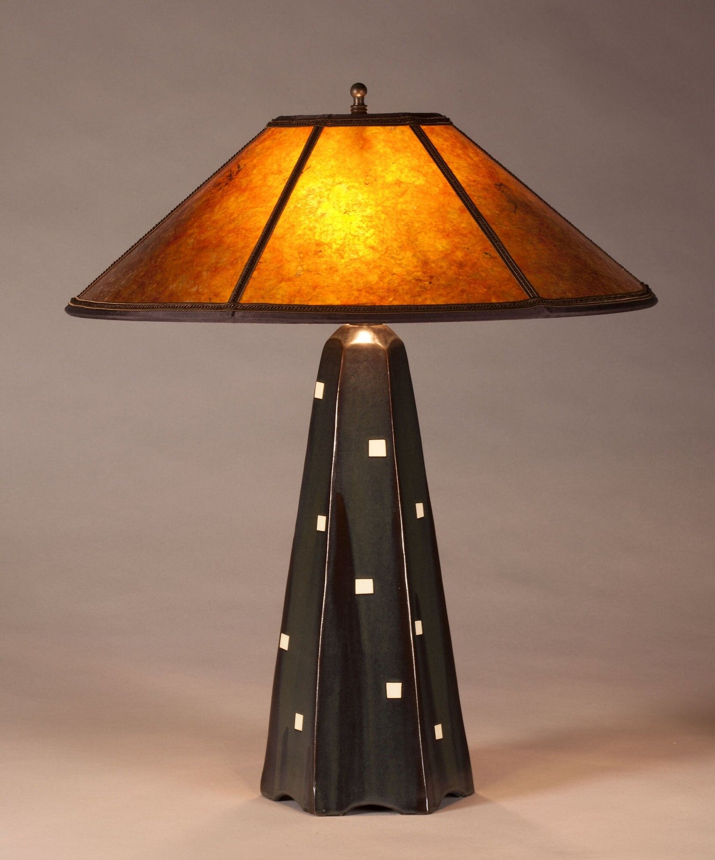 Hopewell Lamp in Onyx with White Squares