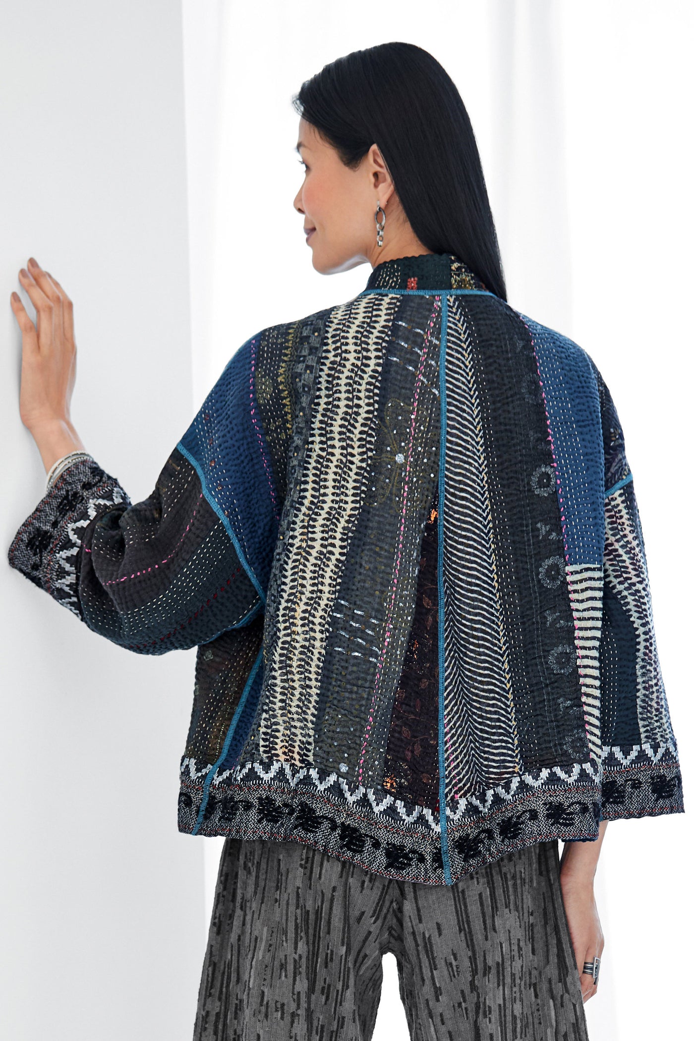 black, side 1, back view