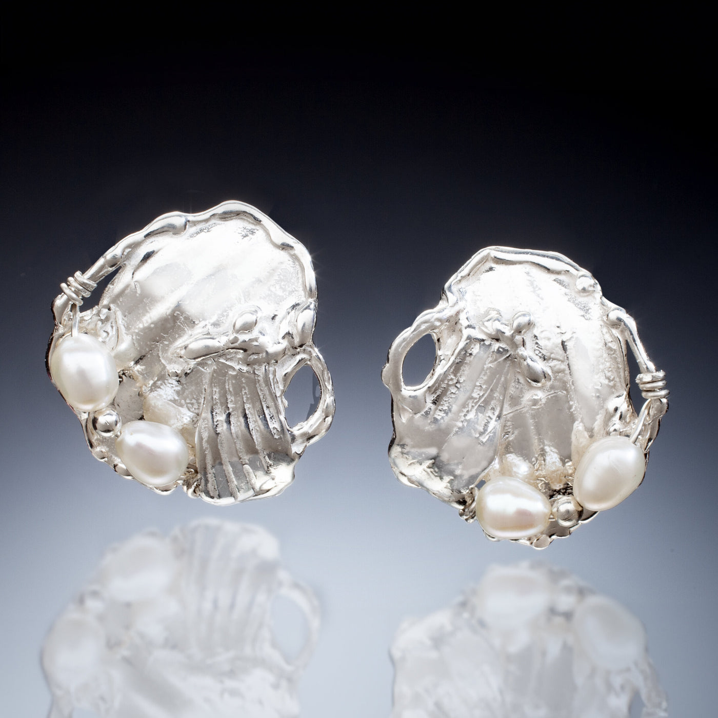 Shell-Design Post earrings | Photo by Ralph Gabriner