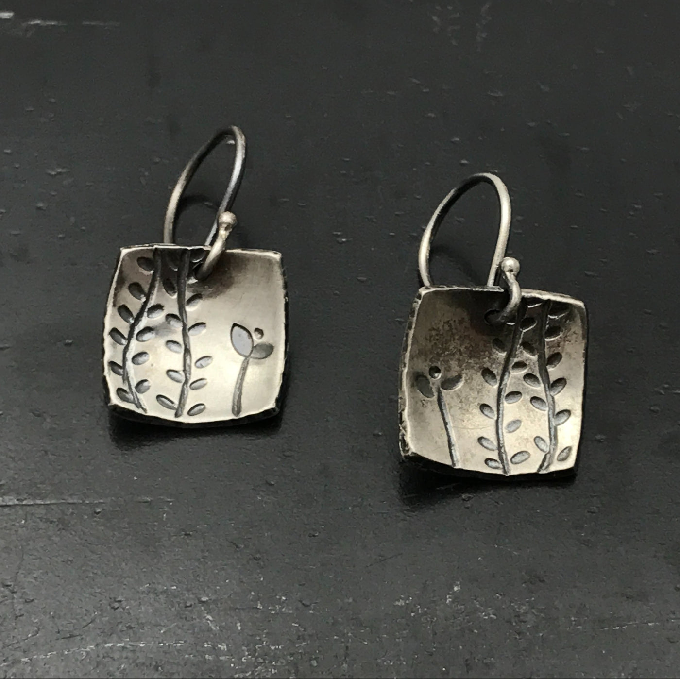 Echoes Square Dangles