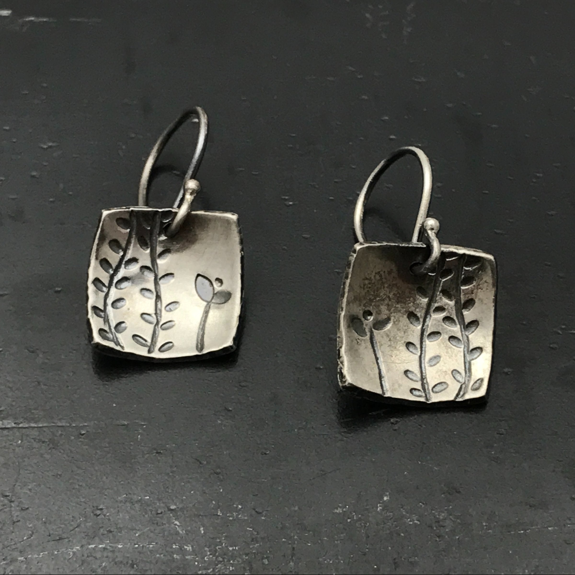 Echoes Square Dangles