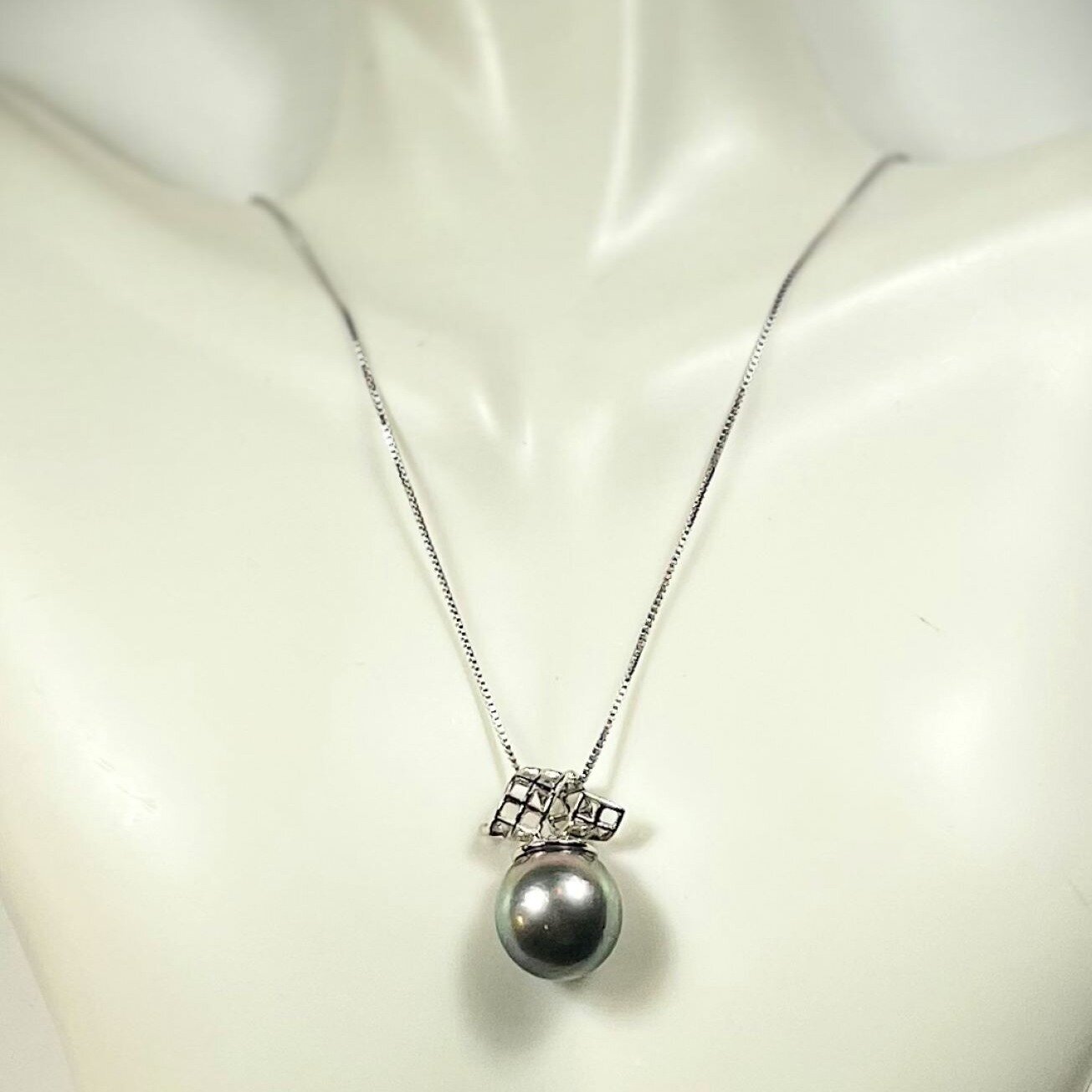 Tahitian Pearl Ribbon Mesh Pendant