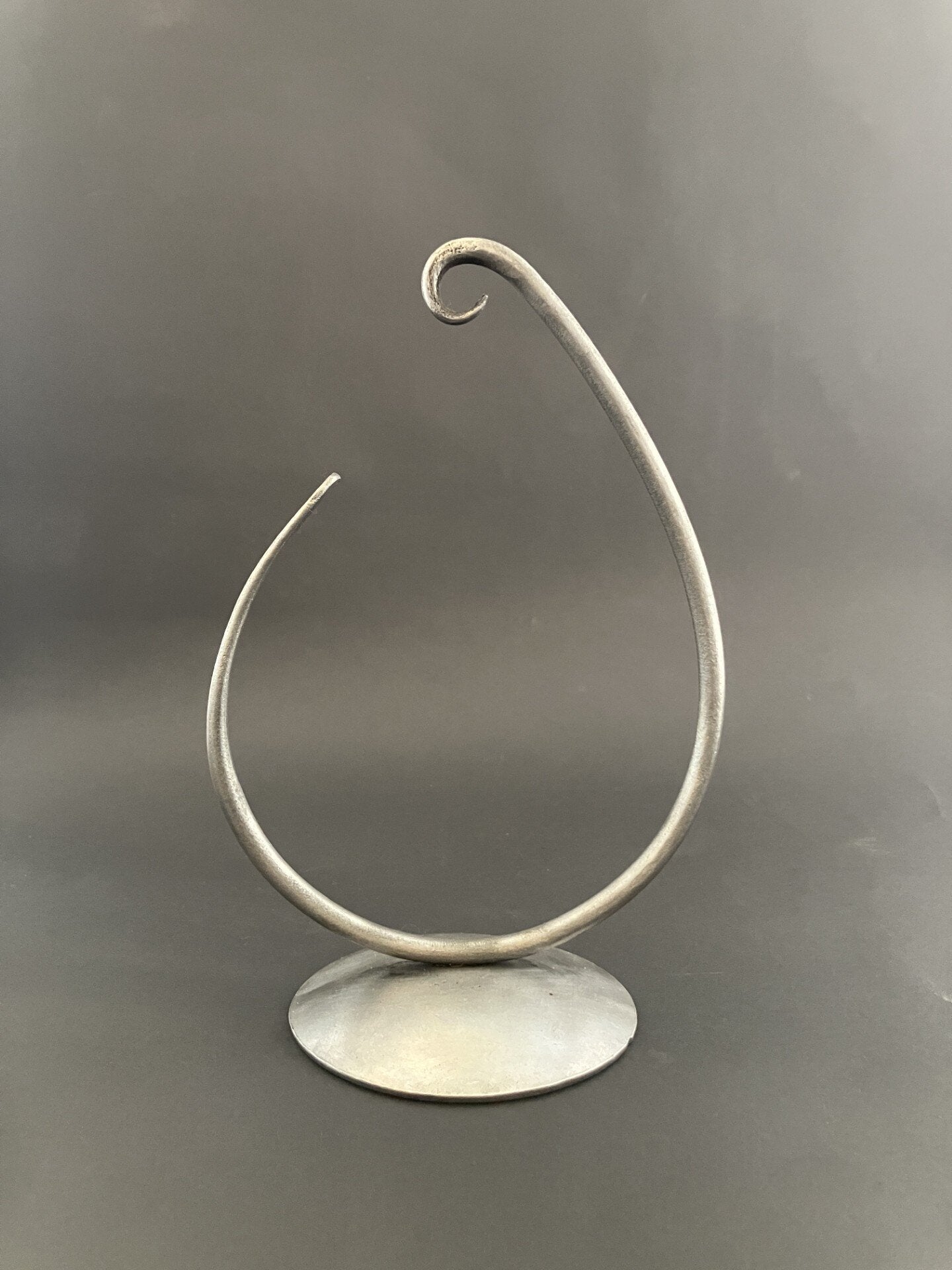Silver Teardrop Ornament Stand