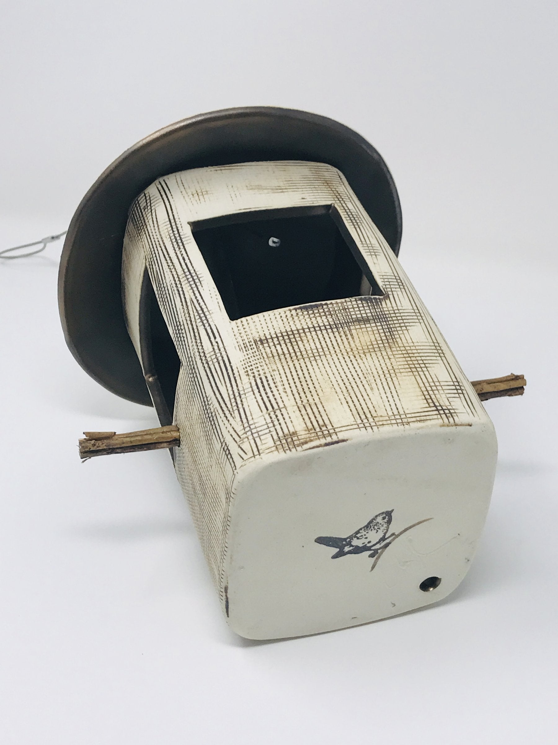 Textured Bird Feeder