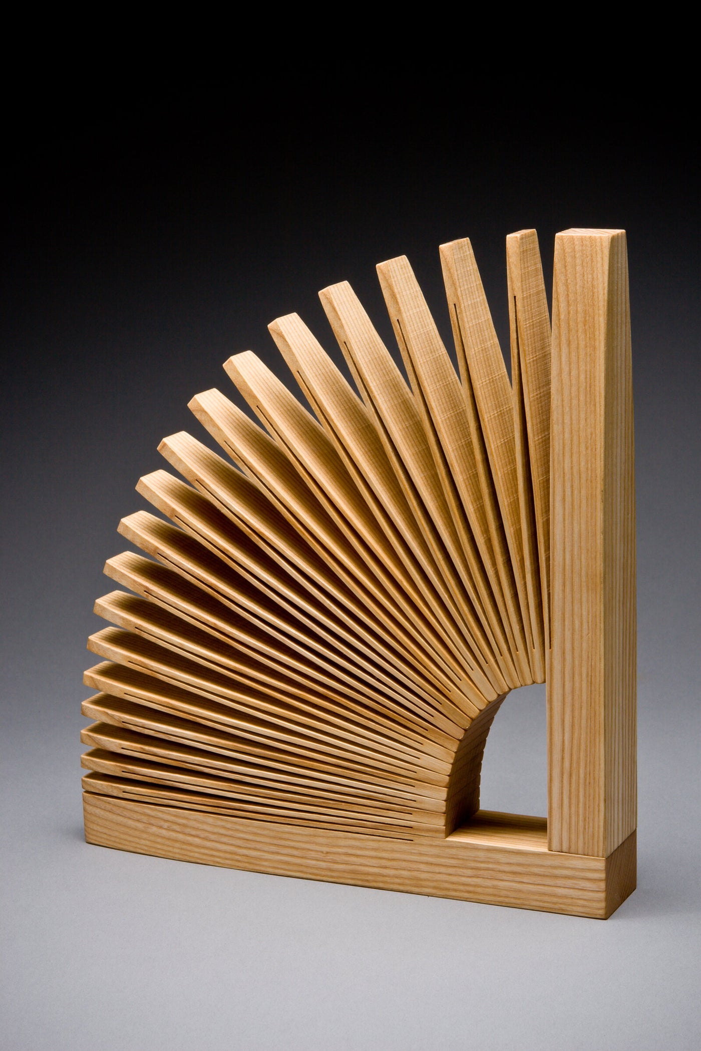 Abanico Bookend