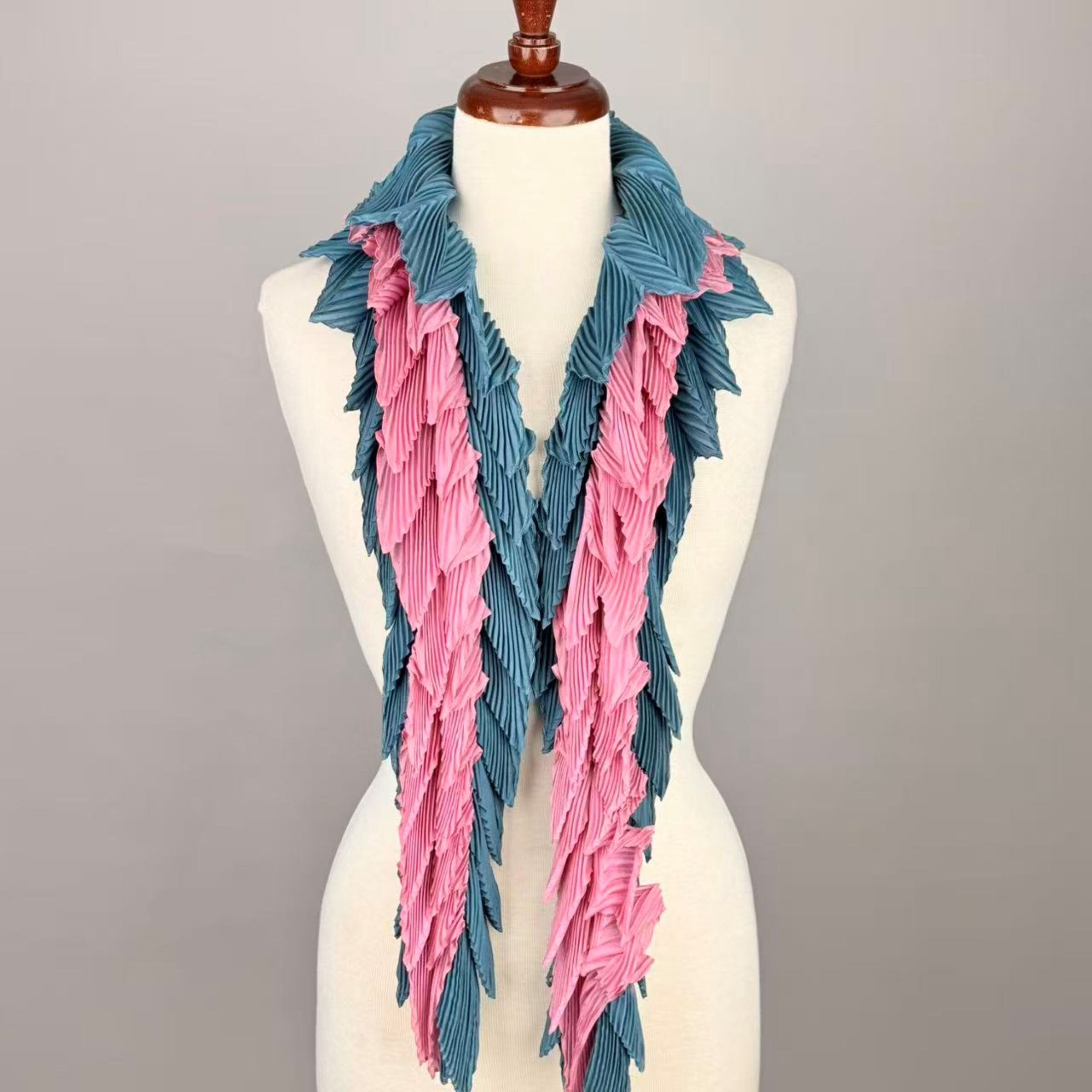 Feather Pleats Scarf