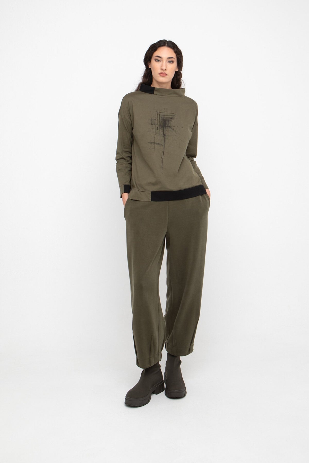 Depiction Pullover