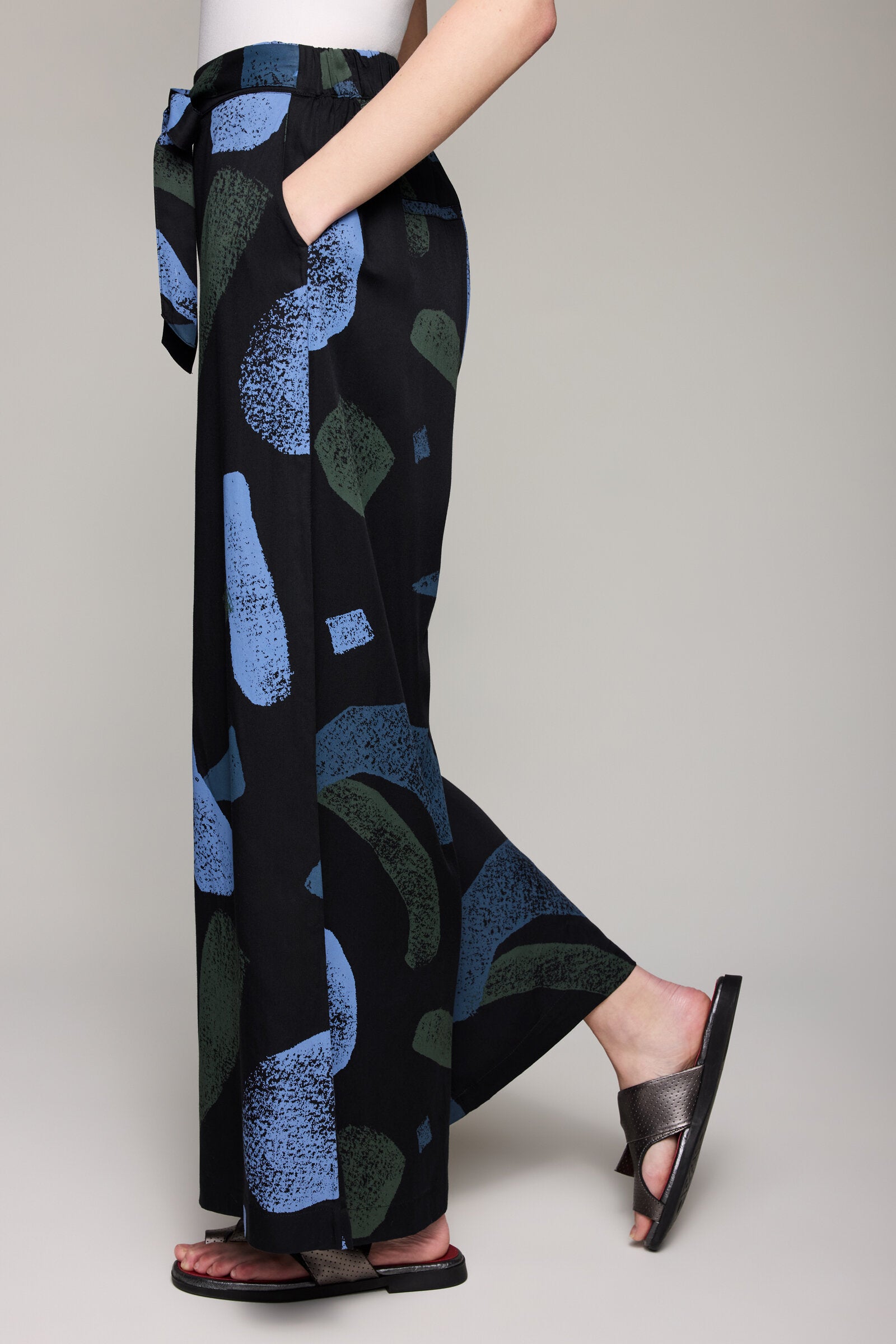 Nora Pant