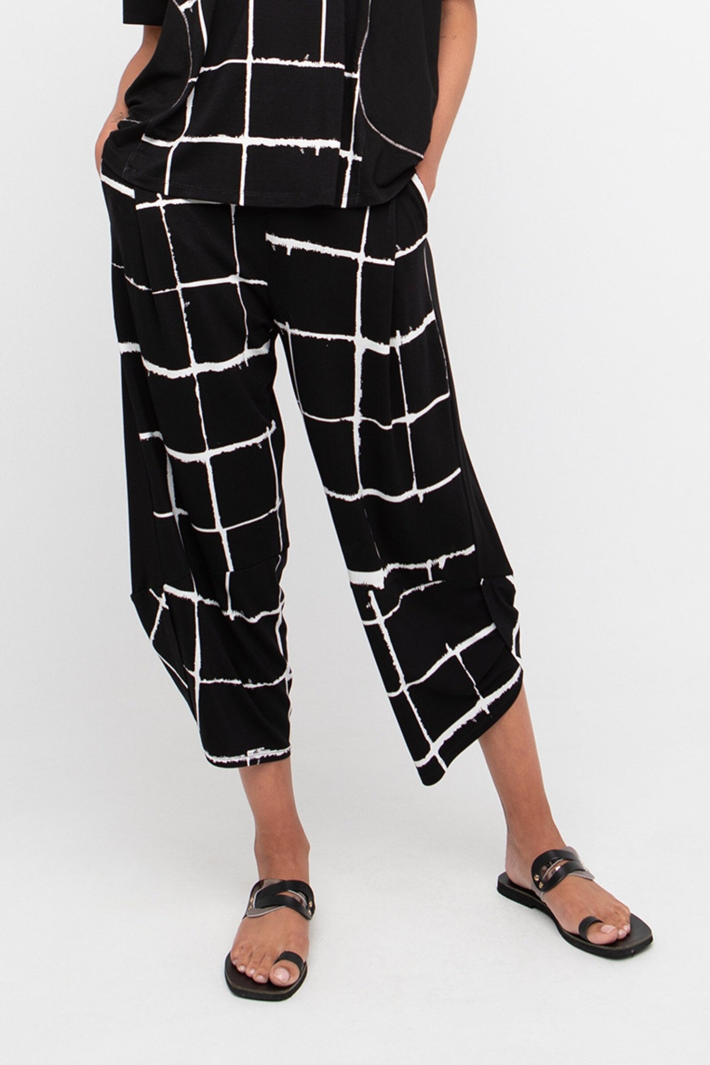 Black/White