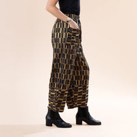 Crinkle Jacquard Harem Style Pants
