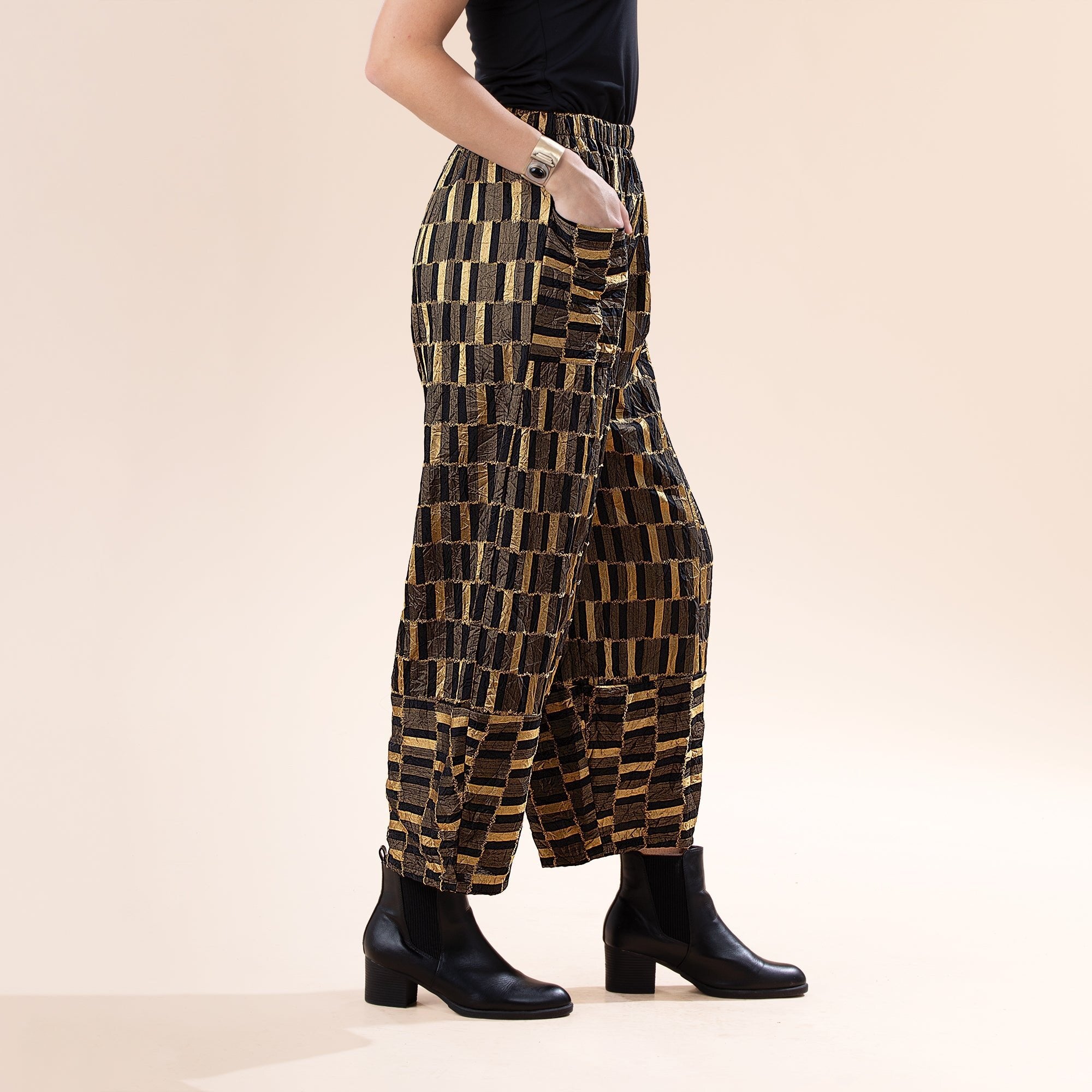 Crinkle Jacquard Harem Style Pants