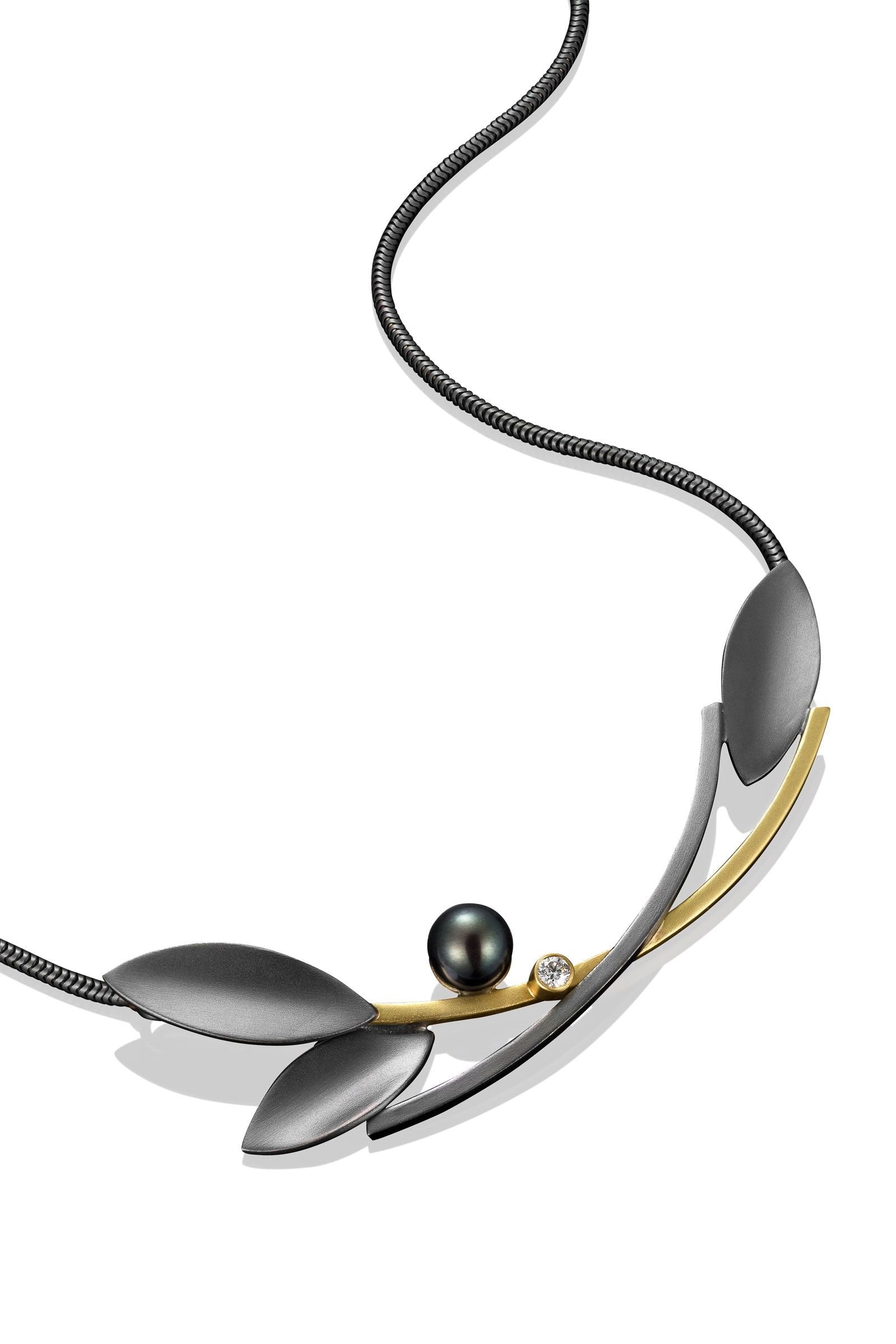 Petal Pearl Necklace
