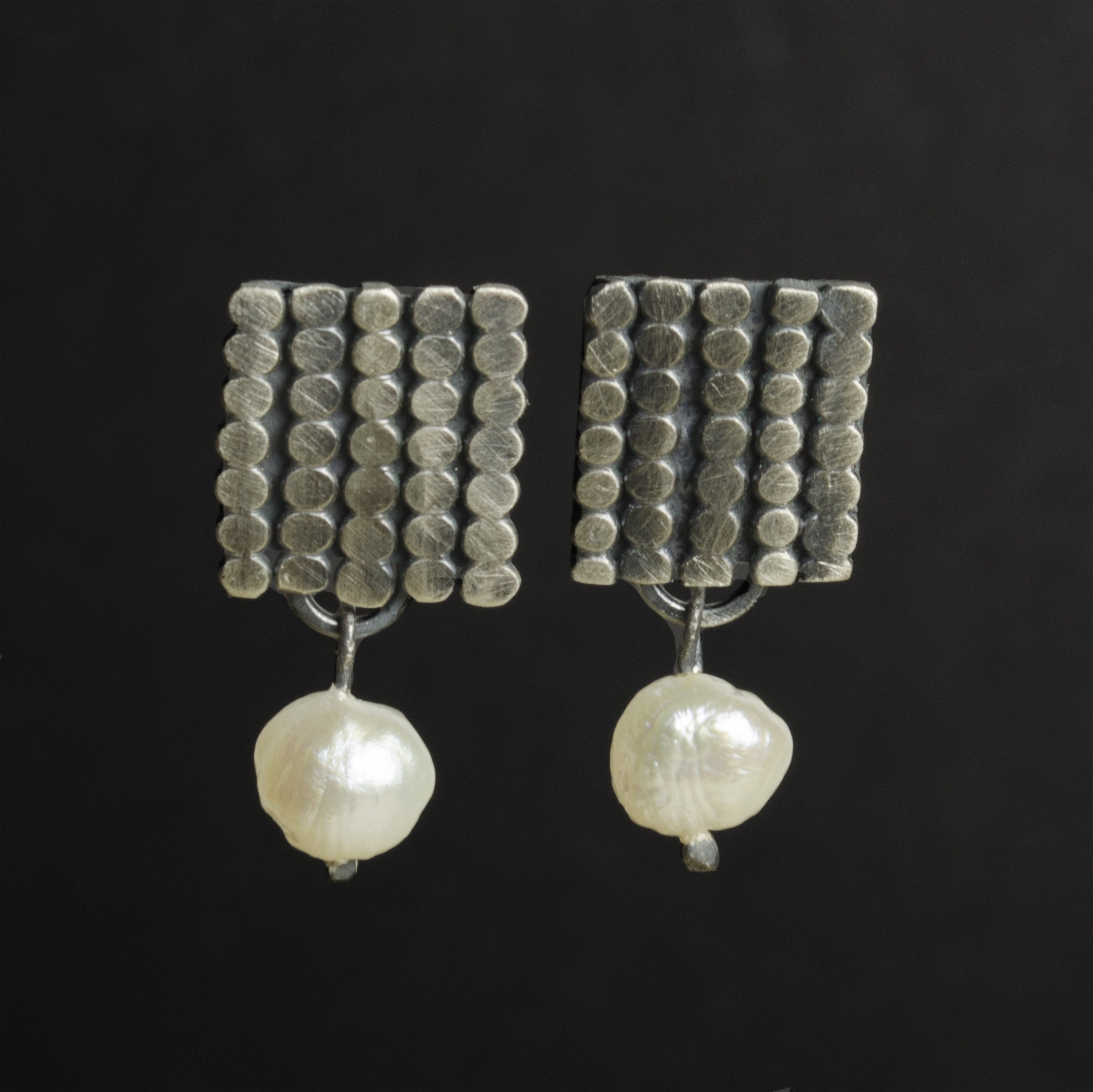 Mod Dot Earrings