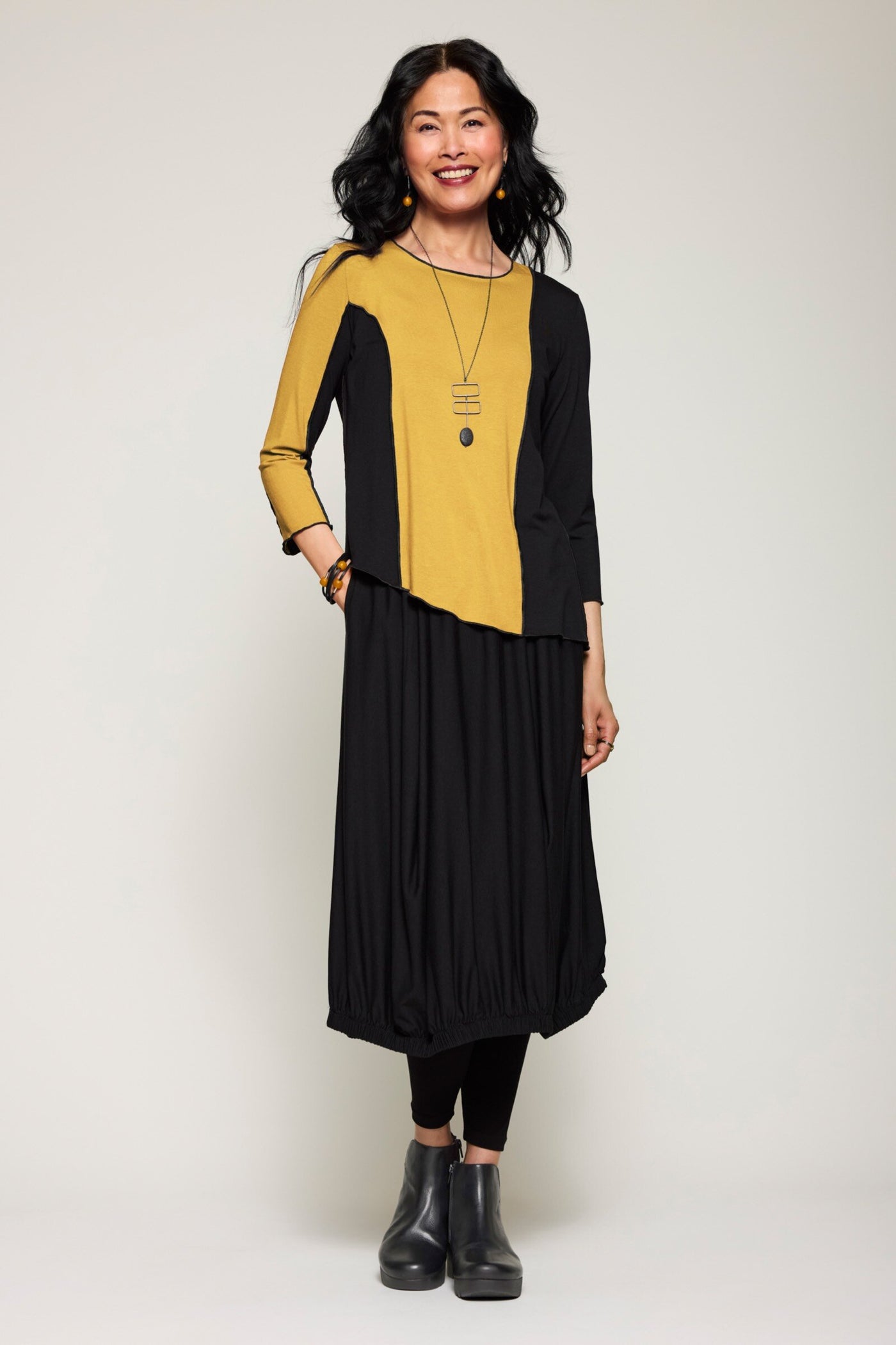 Amber/Black