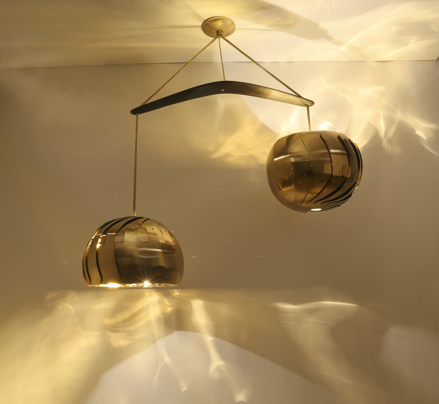 Iris Balance Chandelier Light