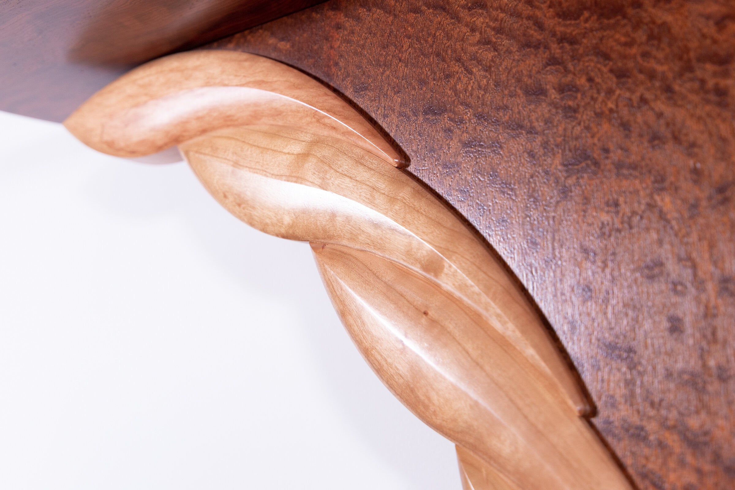Pommele Sapele and Bubinga Wings Hall Table