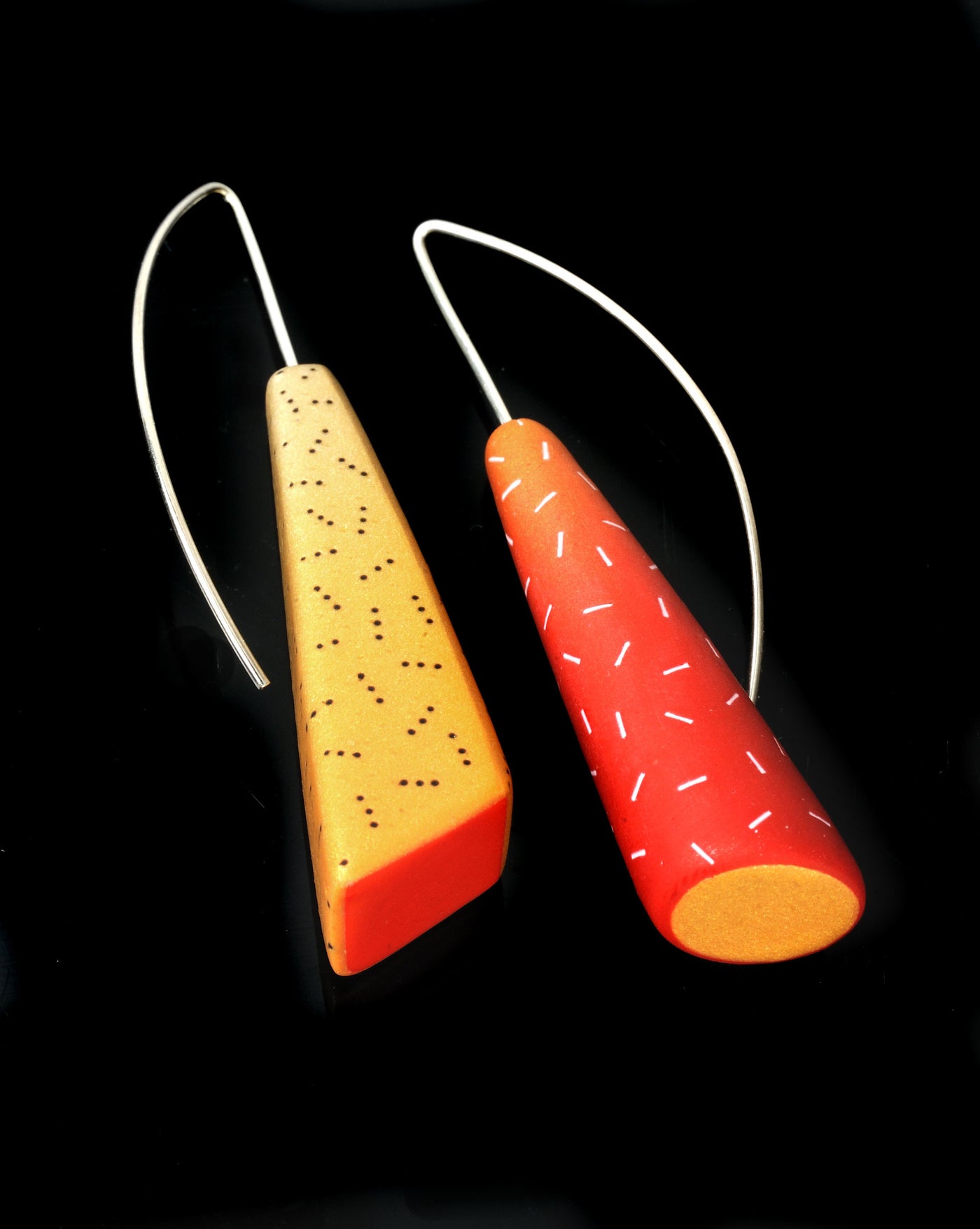 Rendez Vous en Rouge Earrings