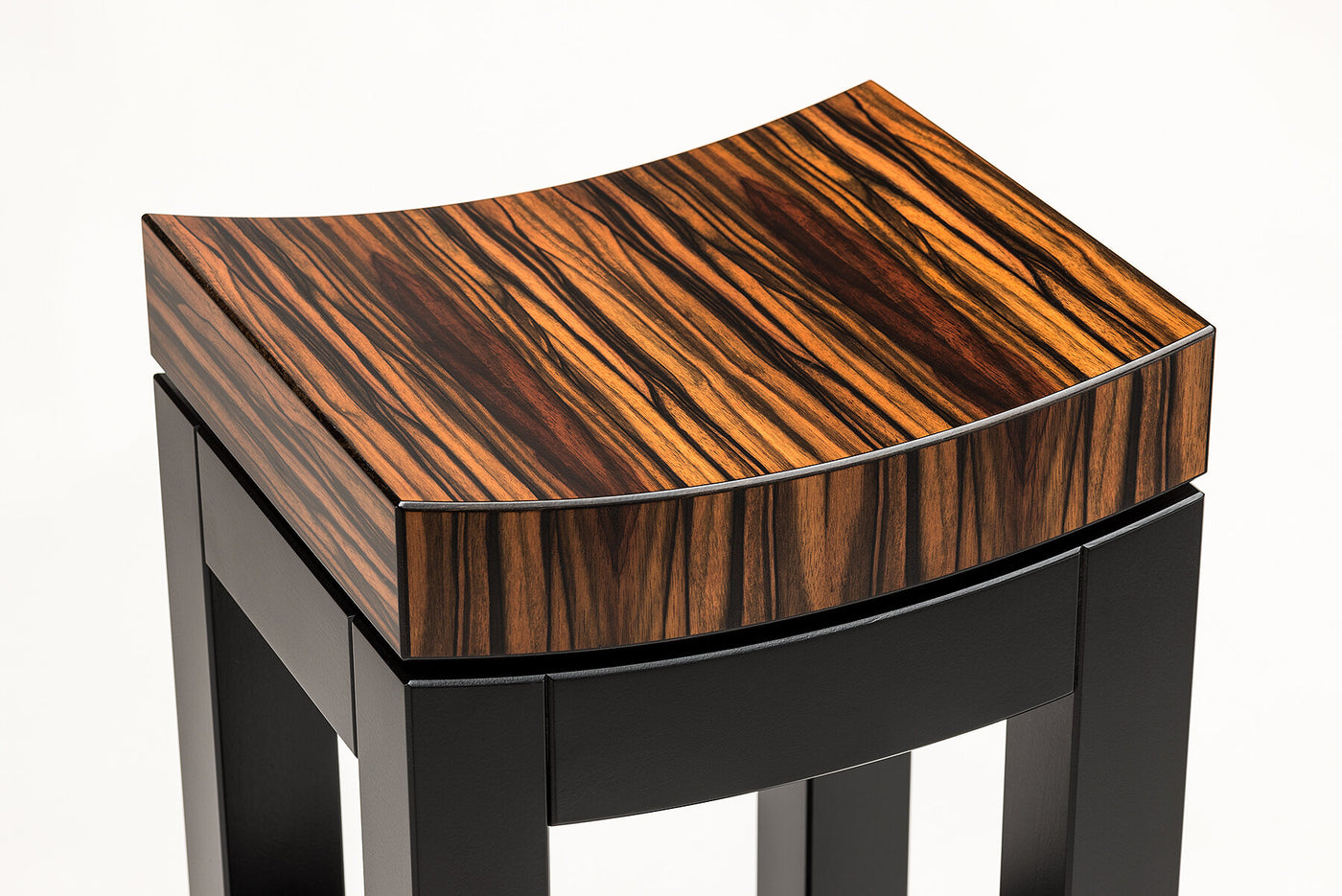 Kurve Stool