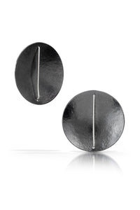 Oxidized Argentium Silver | Photo by Cole Rodger