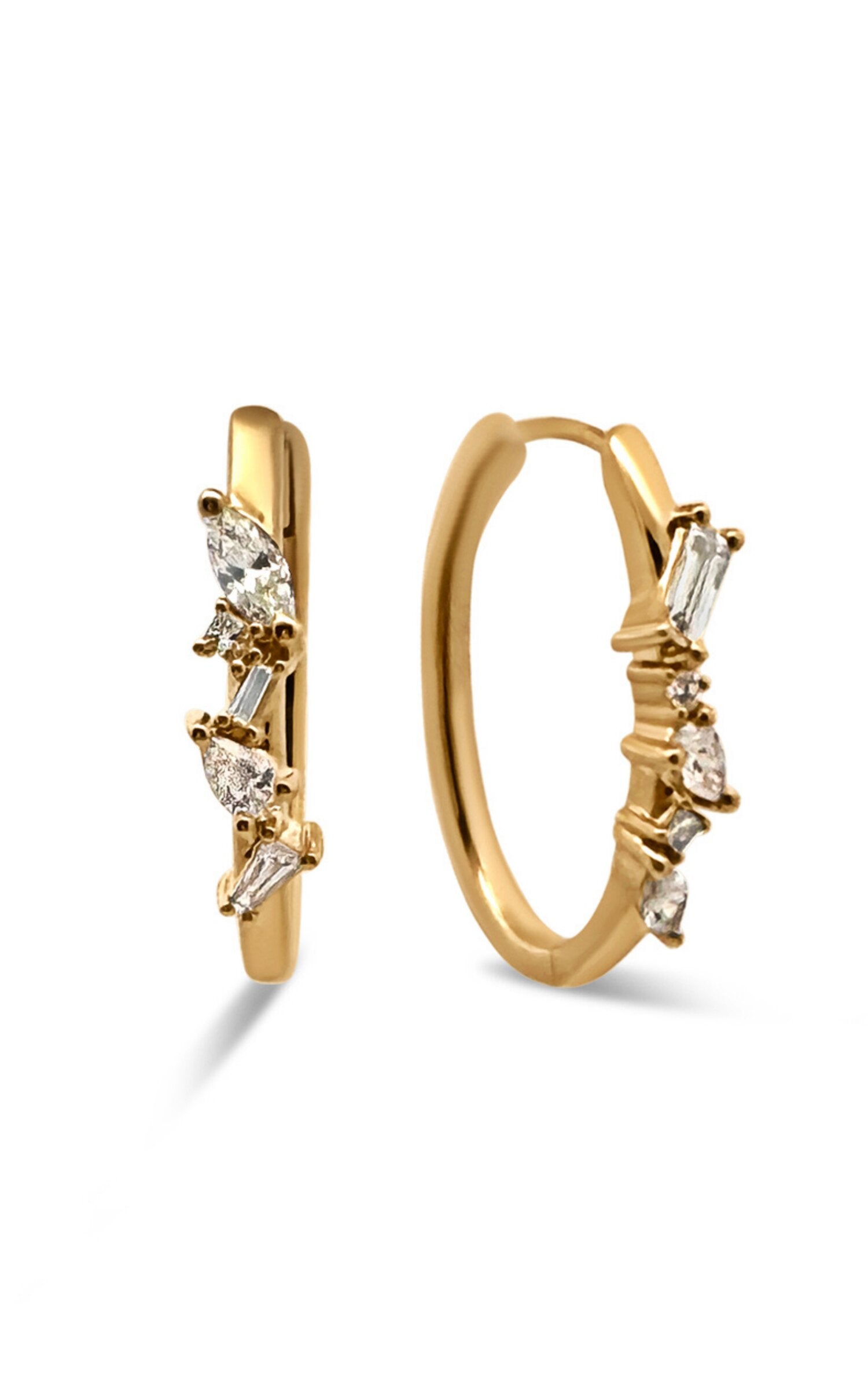 Oval Trellis Huggie Earrings
