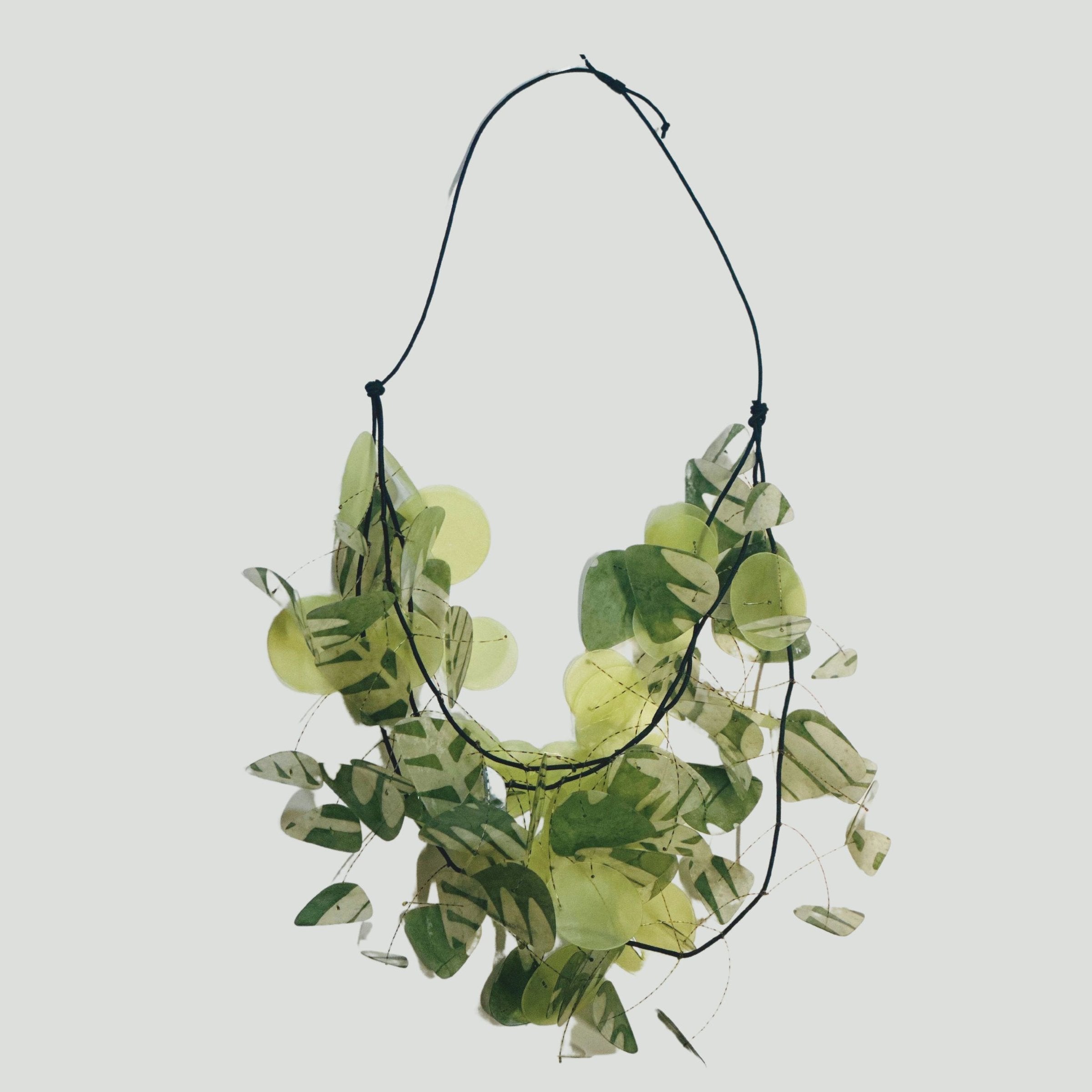 Kinetic Necklace Mint Leaves