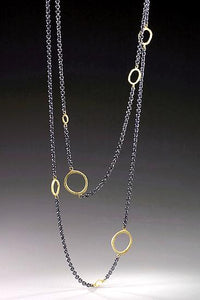 Floating Dig Circle Necklace