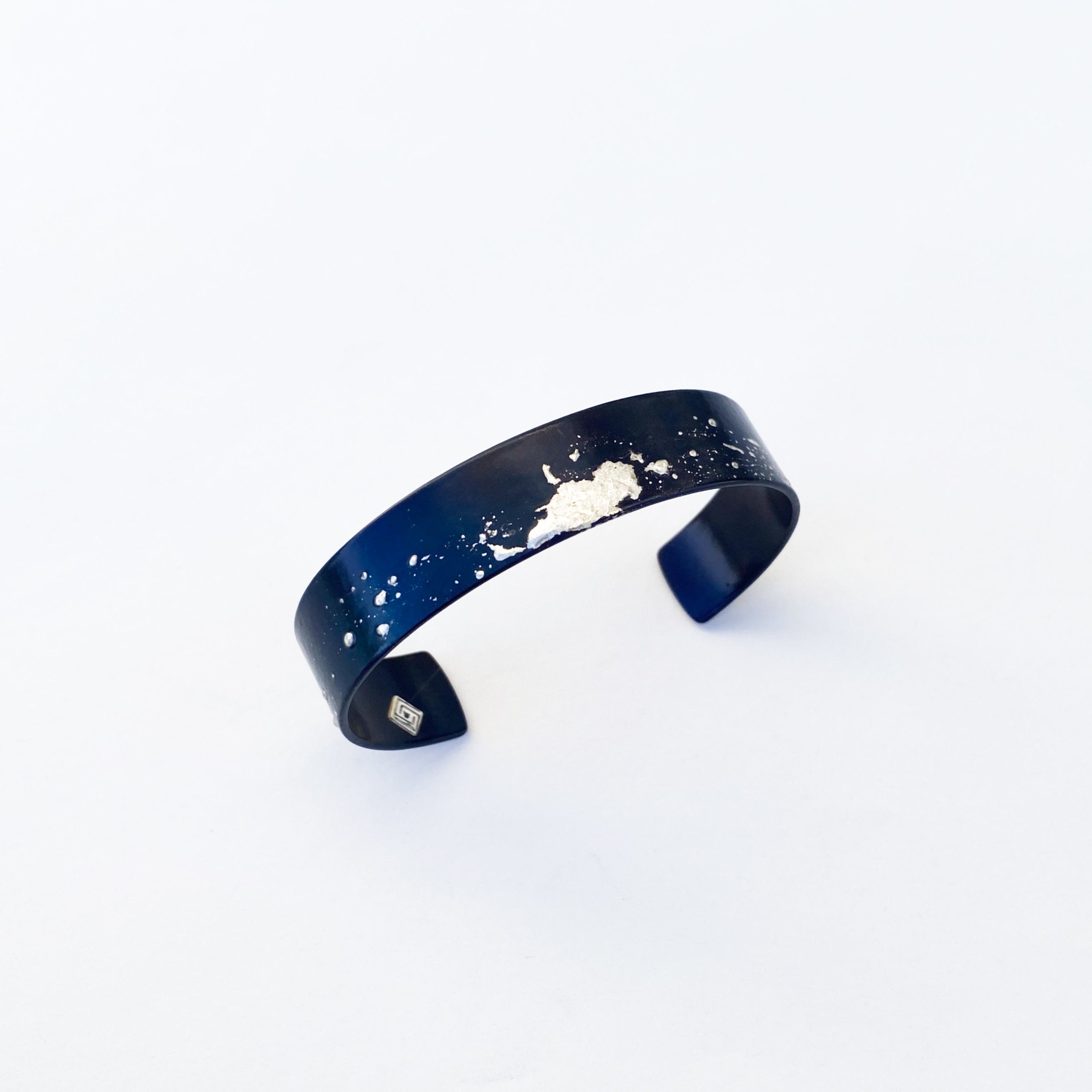 0.5" wide