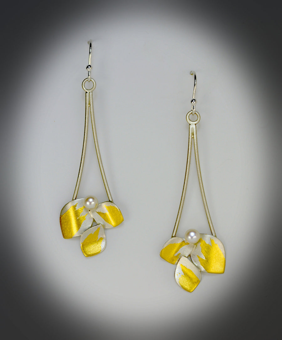 Dangling Pearl Earrings