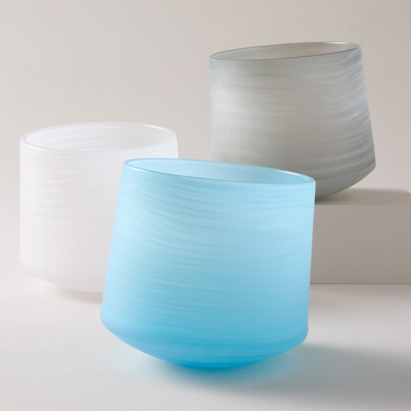left to right: alabaster, aqua blue, gray