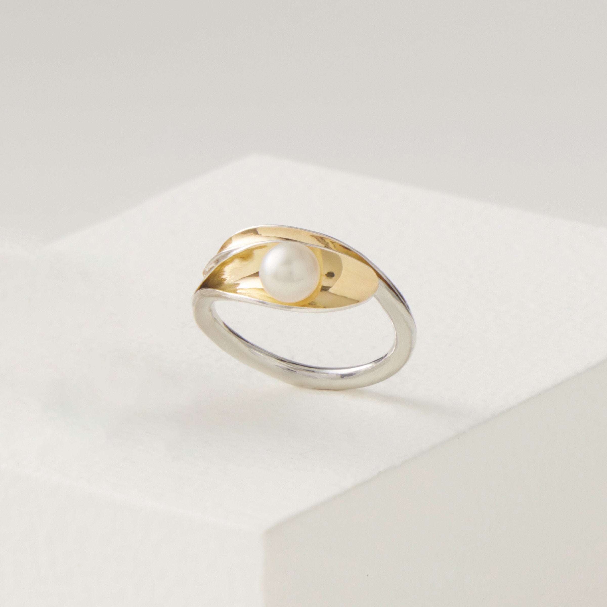 Leaves with Pearl Ring