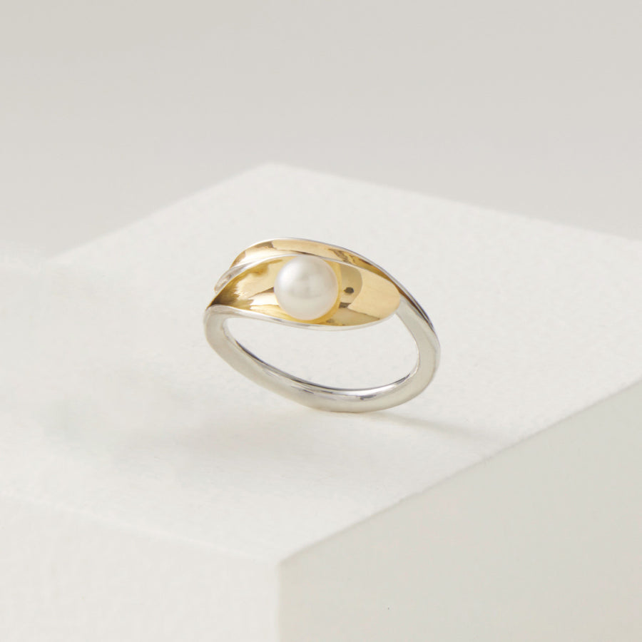 Leaves with Pearl Ring