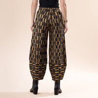 Crinkle Jacquard Harem Style Pants