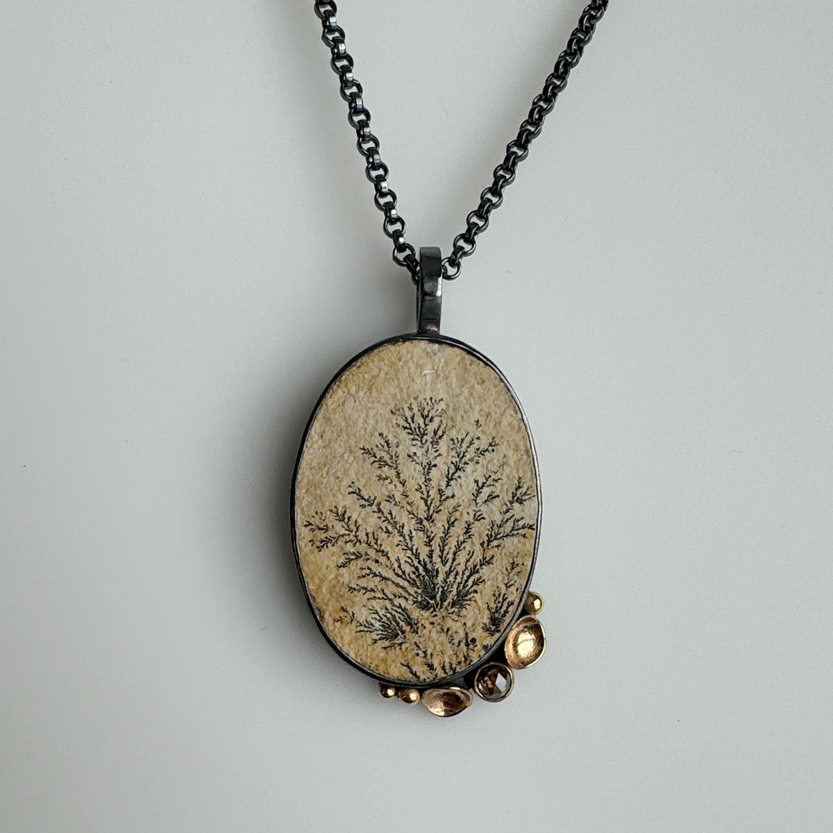 Sandstone Wreath Necklace