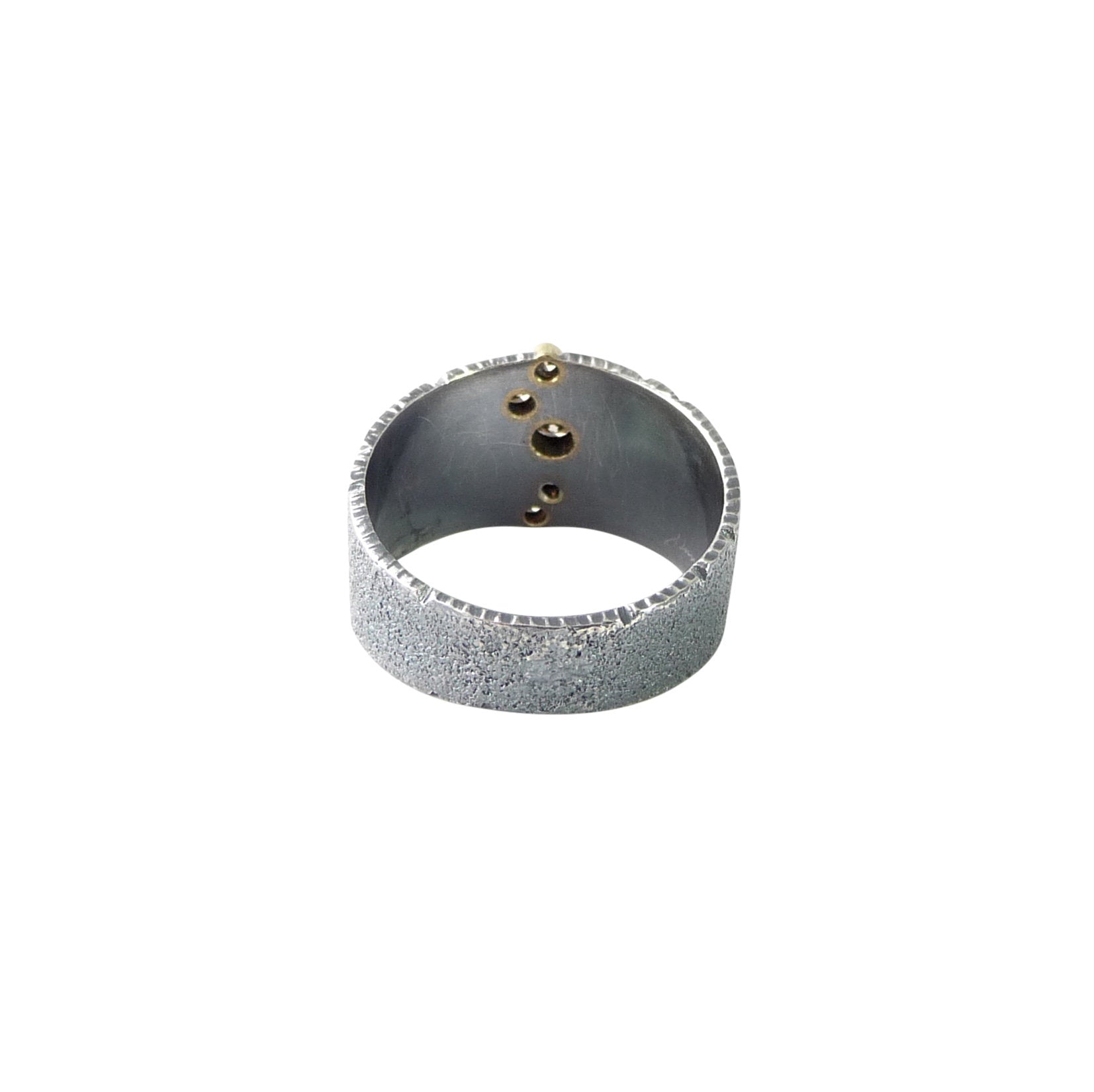 Dahlia Pattern Band with 5 Diamonds