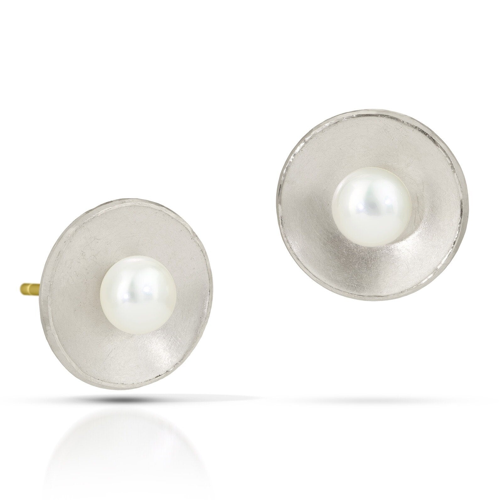 White Pearl, Large, 18k Gold Posts