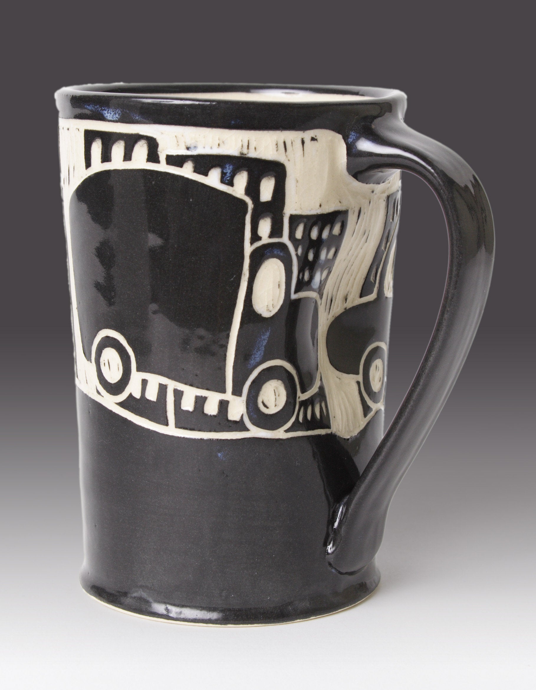 Giraffe in the City Mug