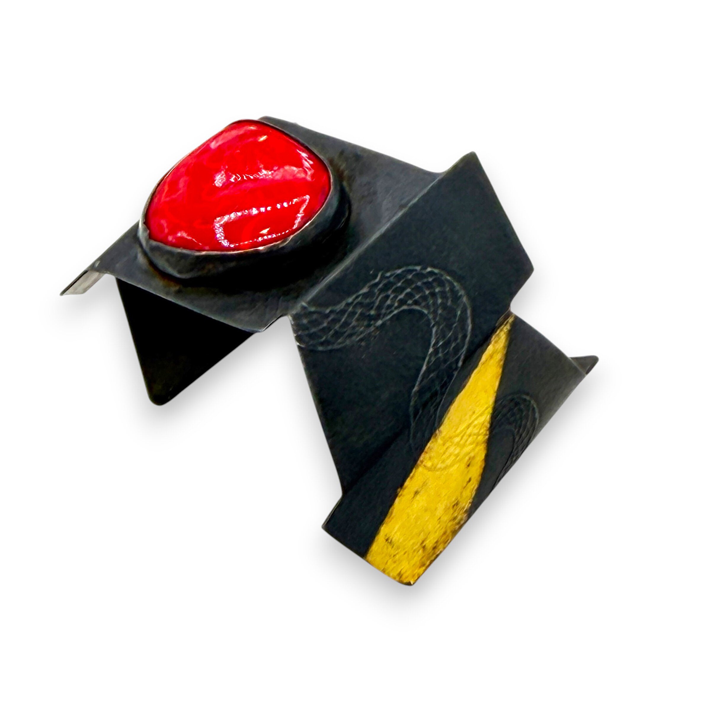 Hebi Cuff