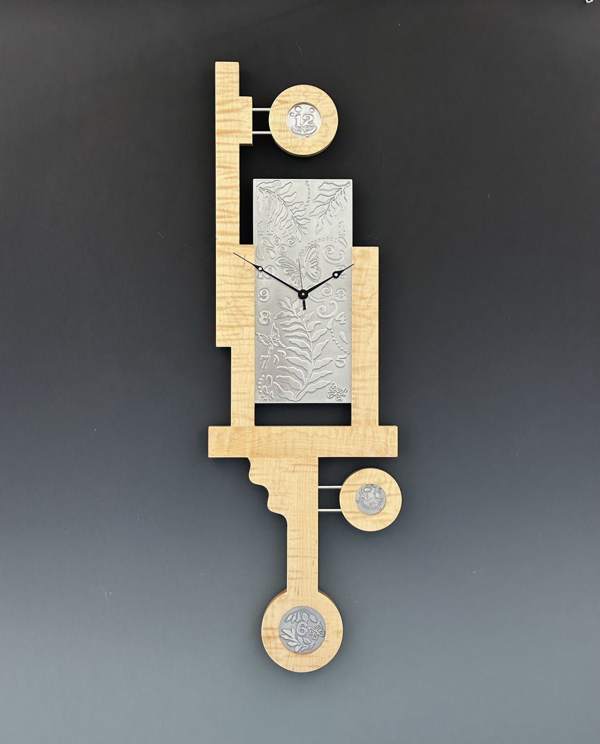Alice in Wonderful, Fragment 33 Wall Clock