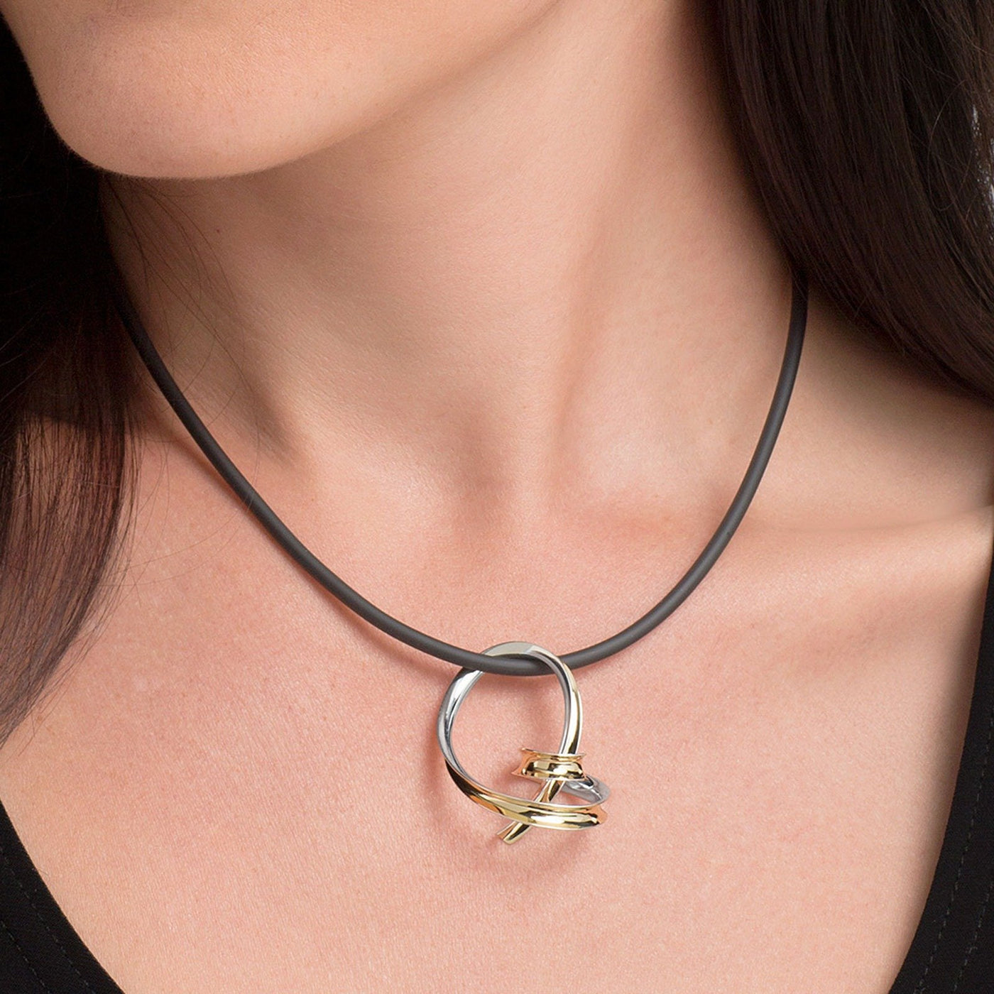 Snuggling Pendant