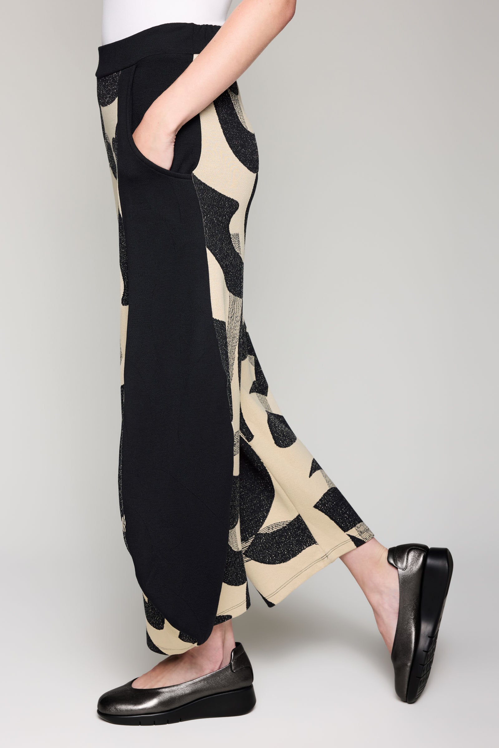 Black/Ivory Mix