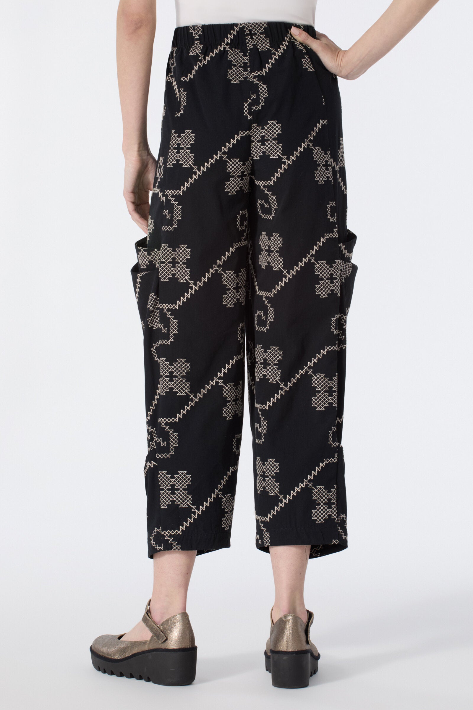 Embroidered Getaway Pant